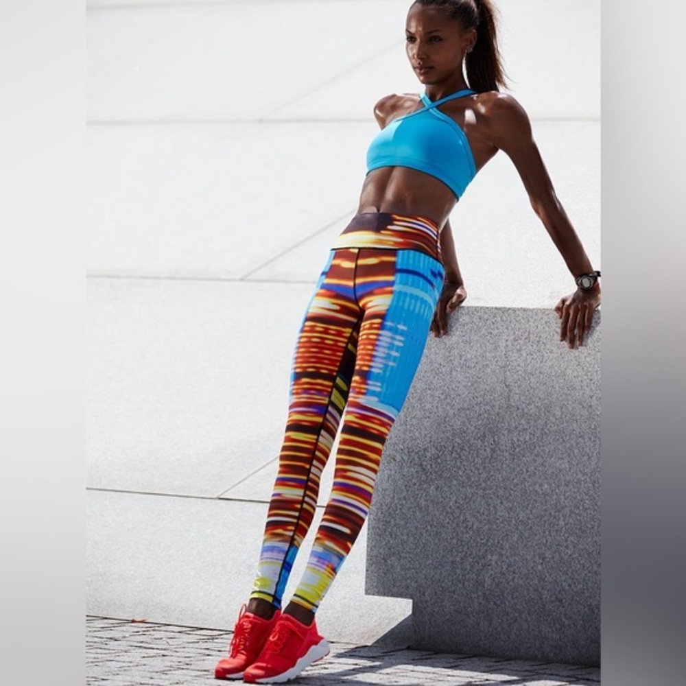 VICTORIAS SECRET SPORT RARE CITY LIGHTS LEGGINGS